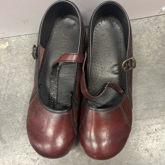 $140 Sanita Brown quality leather 10 shoes Mary Jane clogs Dansko danish nurse - Picture 2 of 4